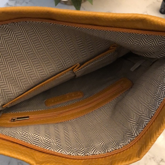 EUC Steve Madden fold over clutch purse - Picture 3 of 4